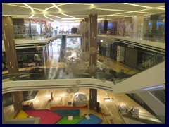 Oakland Mall, Zona 10, 16